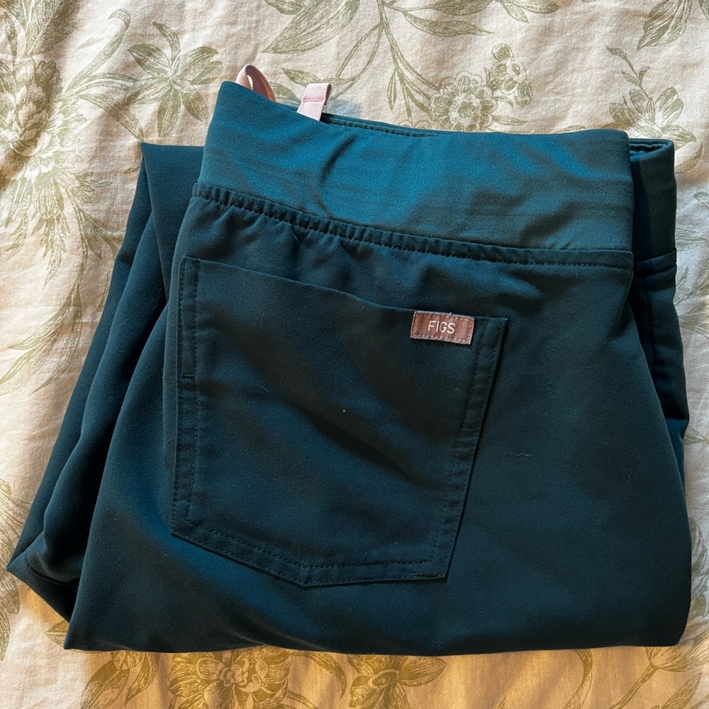 Figs Women’s Zamora Jogger Scrub Pants, Caribbean Blue (Medium, regular length)